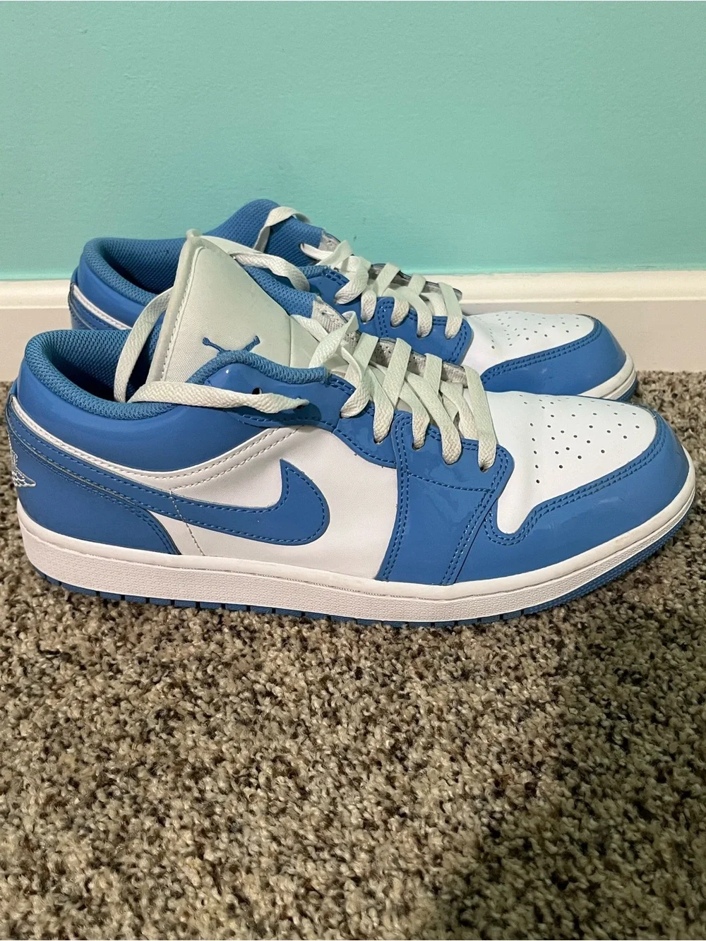 Jordan Low-Top Sneakers in White and Carolina Blue